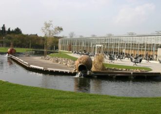Indoor visrivier ‘Oppe Drake Baek’