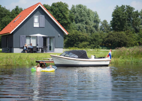 Luxe waterwoning aan het Sneekermeer